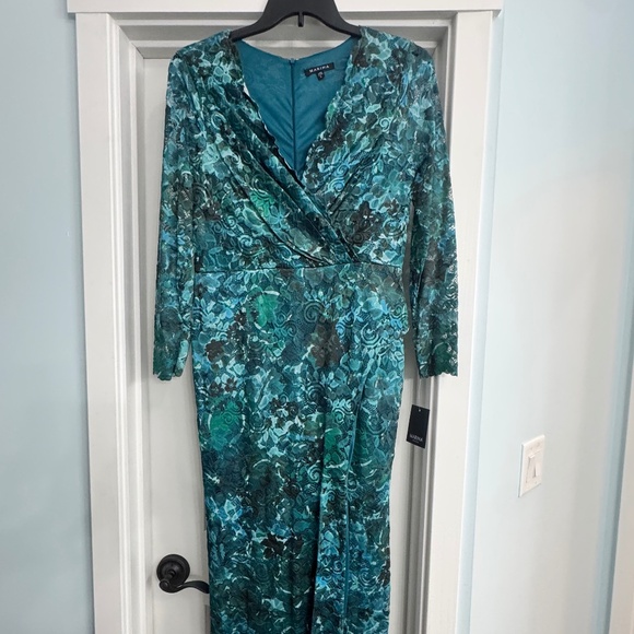 MARINA Dresses & Skirts - Marina Floral Large NWT